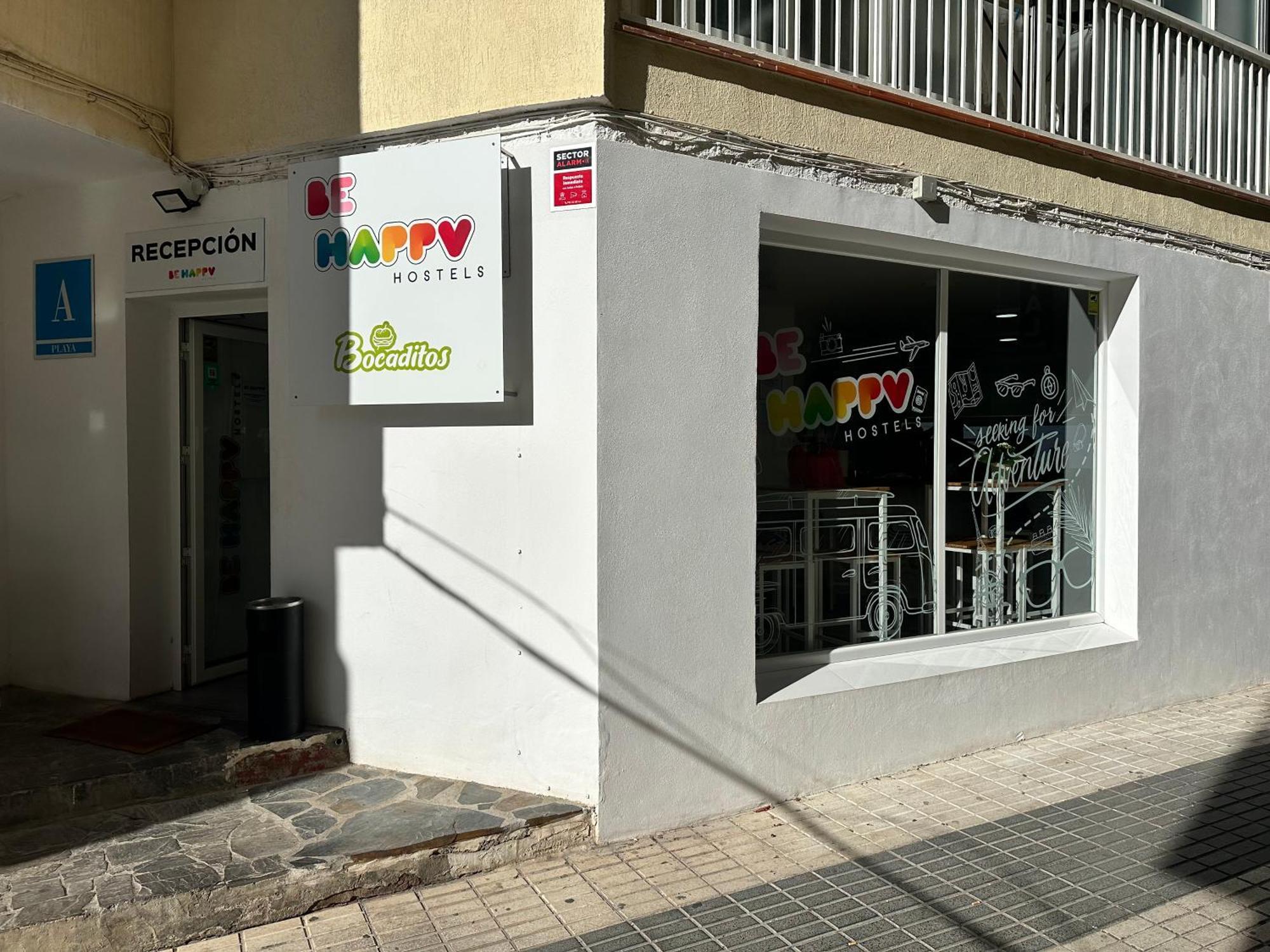Be Happy Hostel ネルハ エクステリア 写真